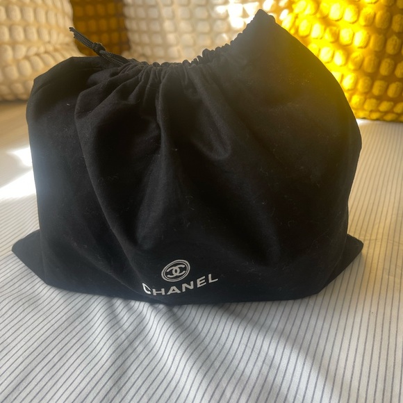 Classic Flap Quilted Crossbody Bag - Picture 7 of 7